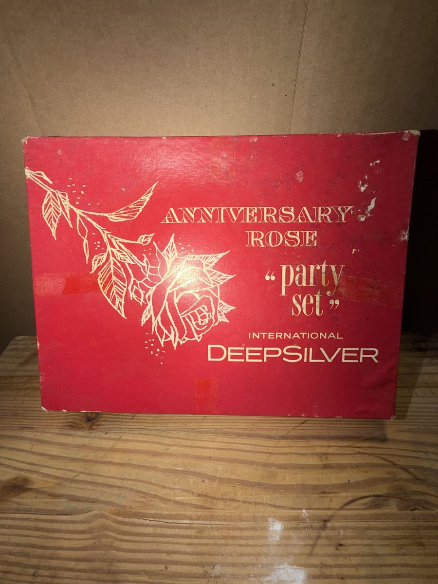 International Deepsilver Anniversary Rose Party Set