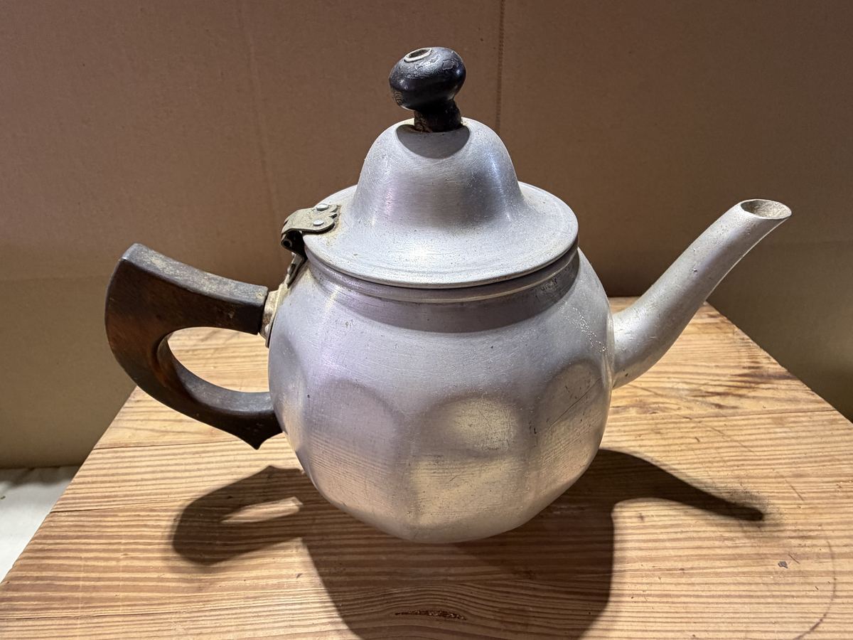 Rev-O-Noc Aluminum Teapot, HSB & Co.
